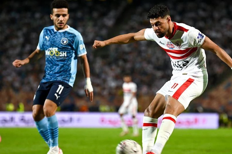 مصطفى شلبي لاعب الزمالك خلال مواجهة بيراميدز